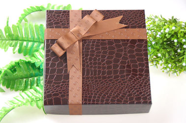 Cinta del embalaje del regalo del poliéster de Brown para el artículo aumentado caja de la anchura del logotipo los 25cm